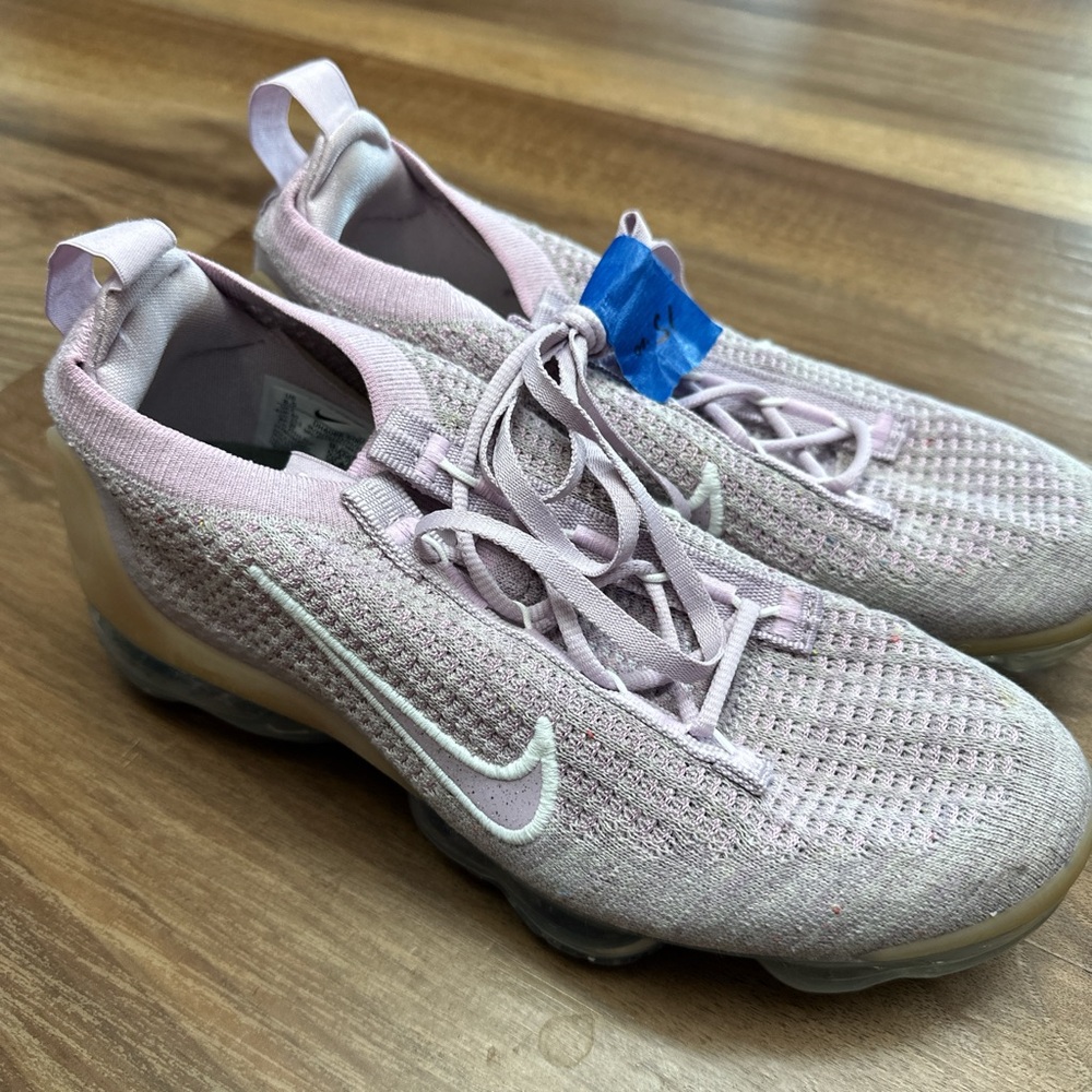 Nike Women's Vapor Max Shoes in Light Pink
